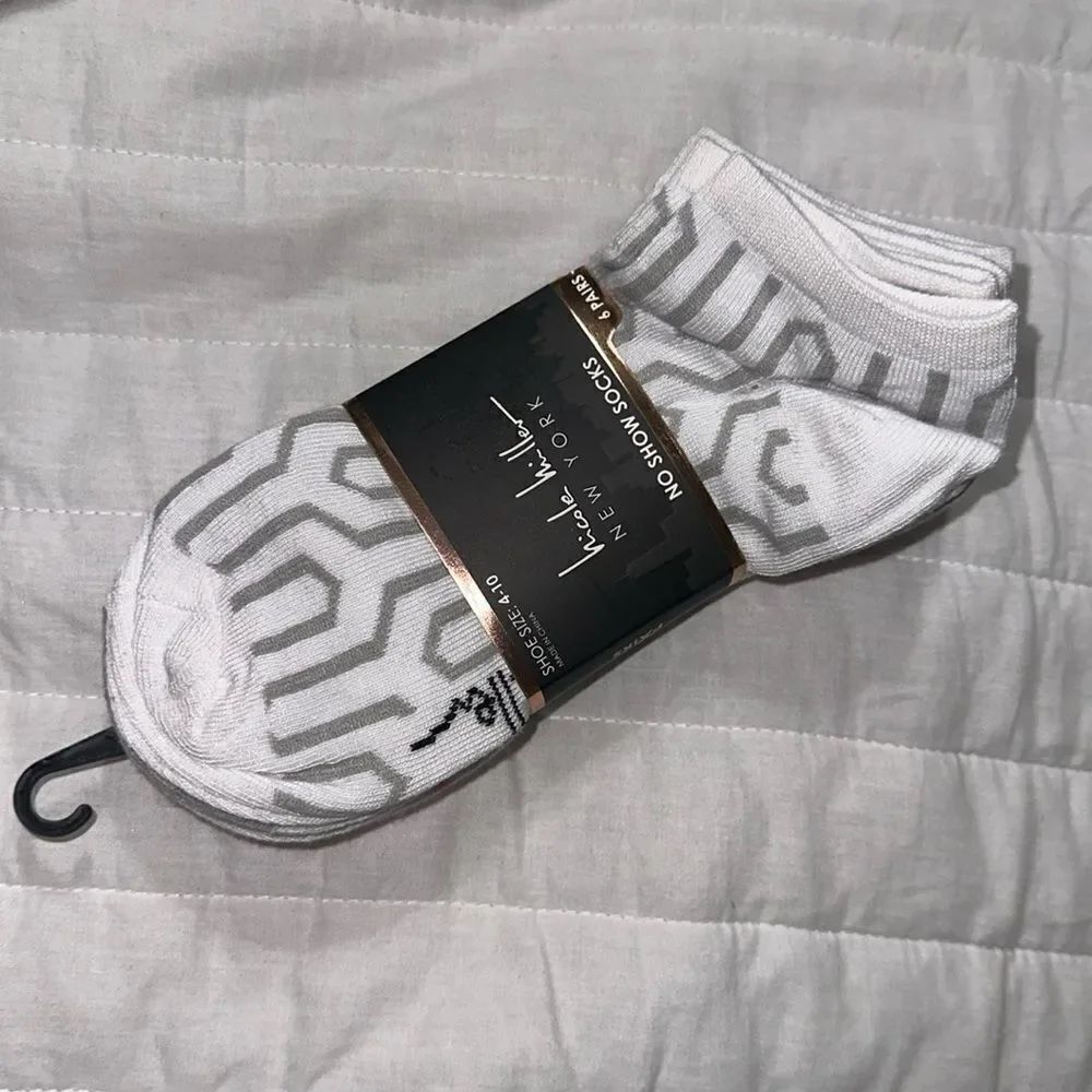 nicole miller Ladies 6 Pack No Show Ankle Socks White Pink Green Gray